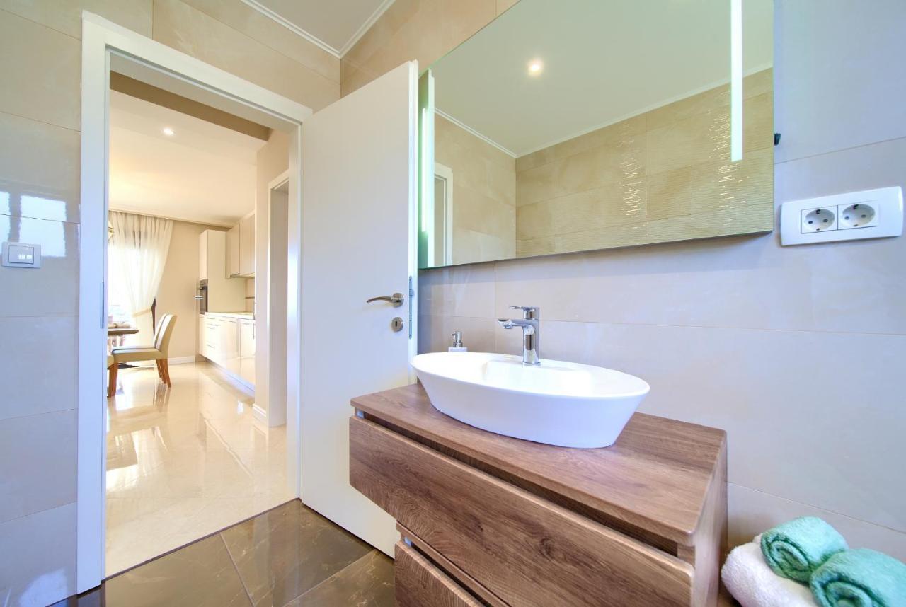 Luxury Apartments Villa Stina Pinezići Exterior foto